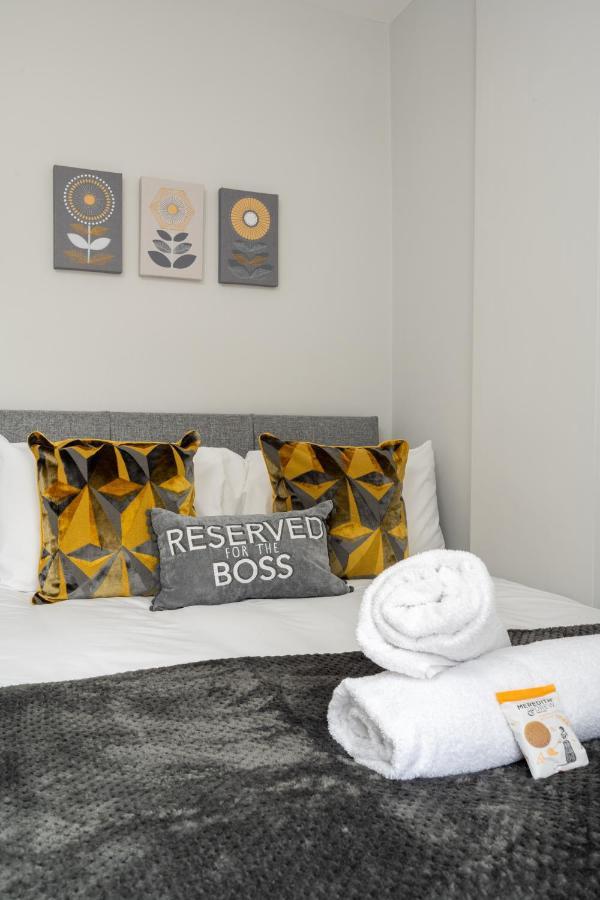 Mulberry House - Luxurious And Modern 4-Bed In Solihull Near Nec,Jlr, Airport, Resorts World, Hs2 Kültér fotó