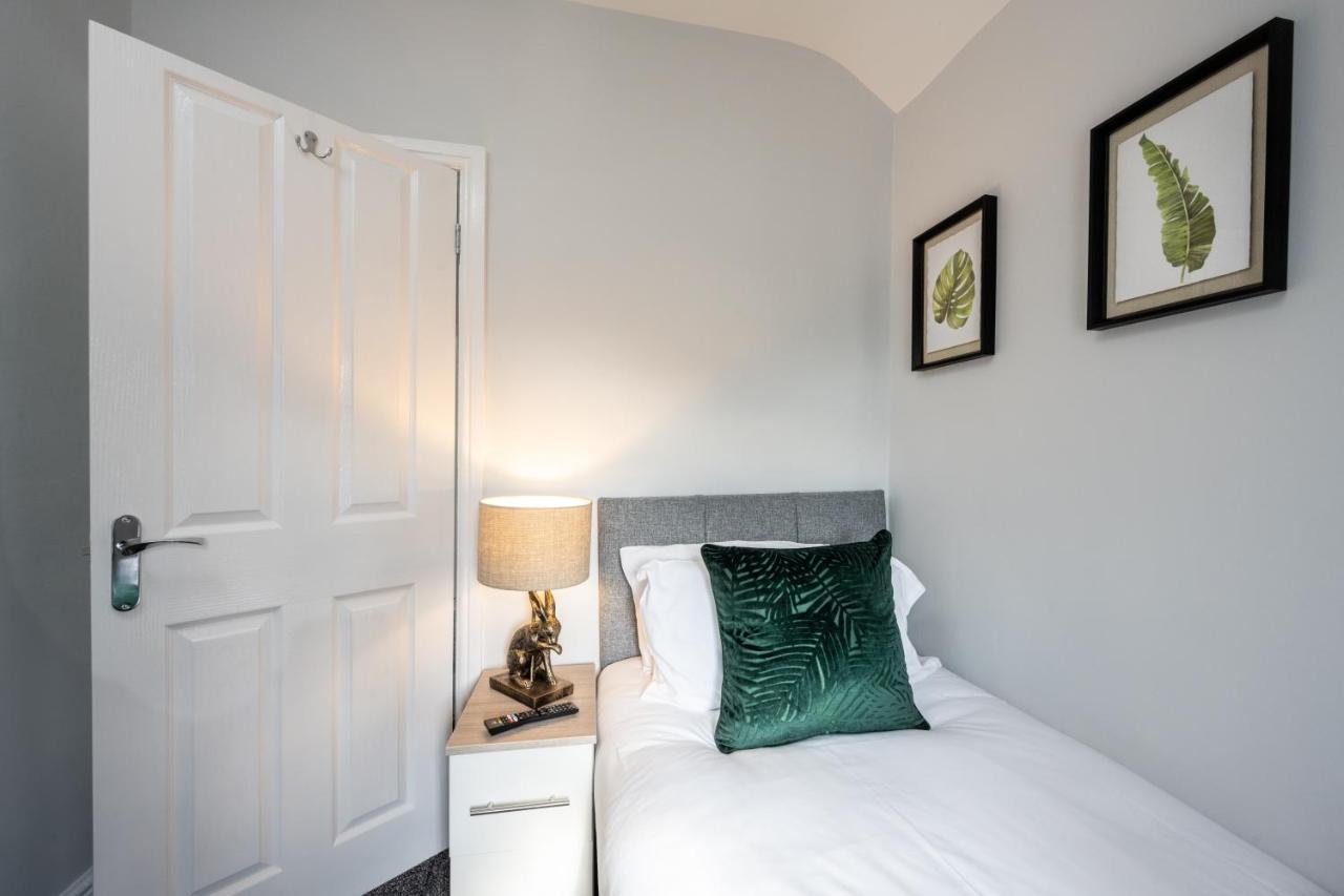 Mulberry House - Luxurious And Modern 4-Bed In Solihull Near Nec,Jlr, Airport, Resorts World, Hs2 Kültér fotó